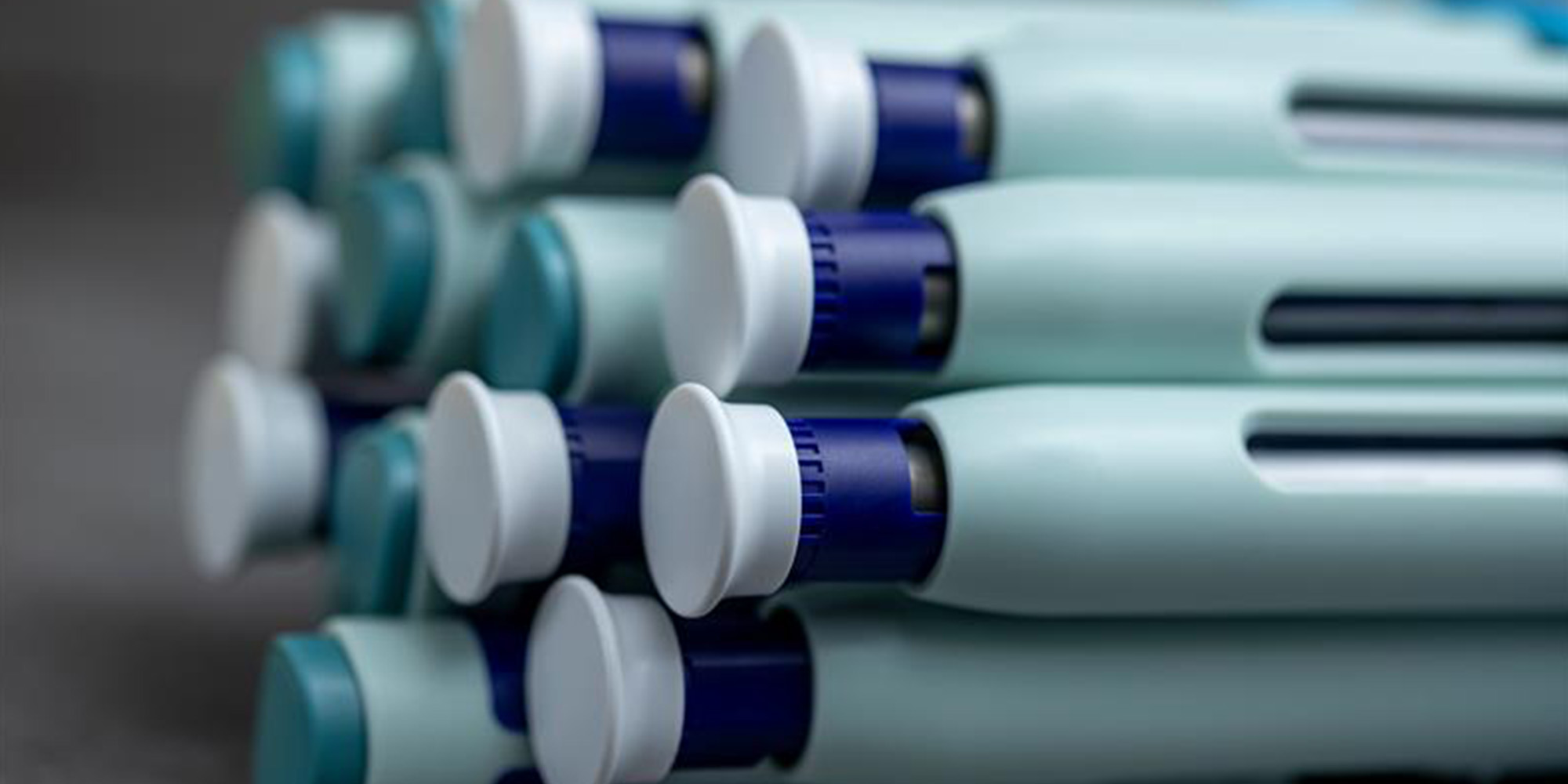 Reusable autoinjectors have the potential to change drug delivery by cutting waste, cost and carbon. Learn why healthcare must rethink the single-use model.